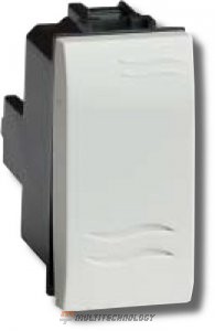 Выключатель типа "кнопка", 1 модуль "BRAVA", белый (76021B)